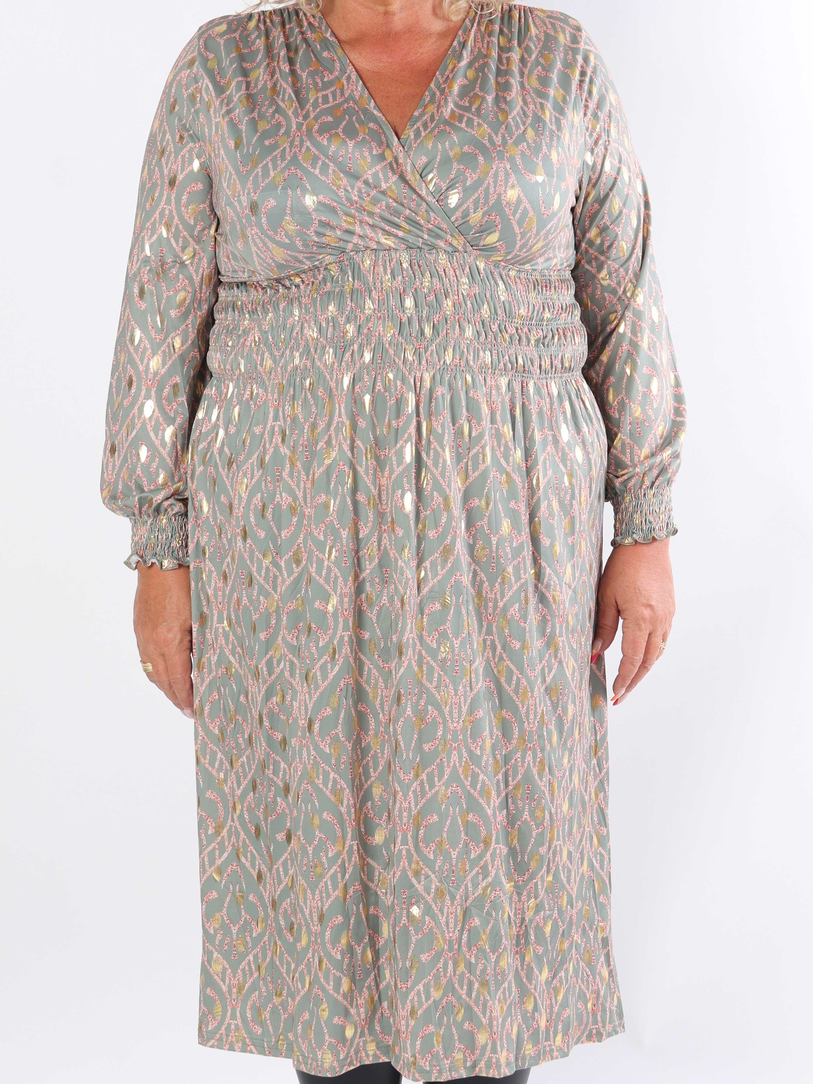 Pams Boho Midi L/S - Elastisk plus size-klänning i skrynkelfritt tyg